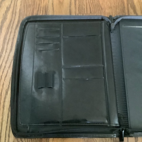 LEED'S MassMutual Branded Black Notebook Folder Portfolio - Picture 6 of 13